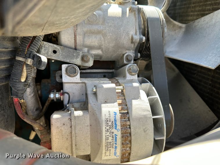 image for item LT9258 2007 International 7400  feed mixer truck