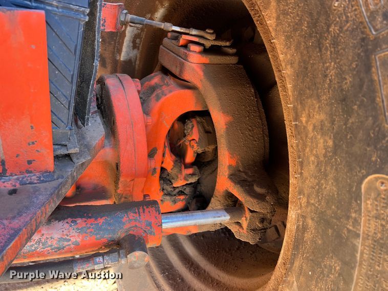 image for item LW9280 1978 Case 2870  4WD tractor