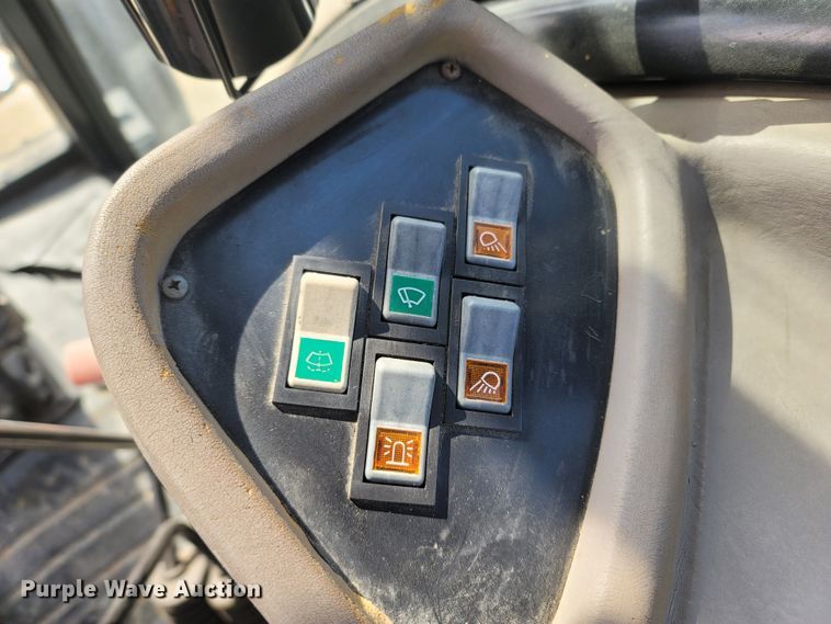 image for item MB9828 2004 Case IH JX75  tractor