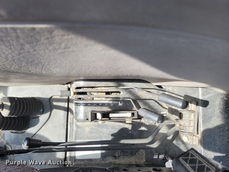 image for item MB9828 2004 Case IH JX75  tractor