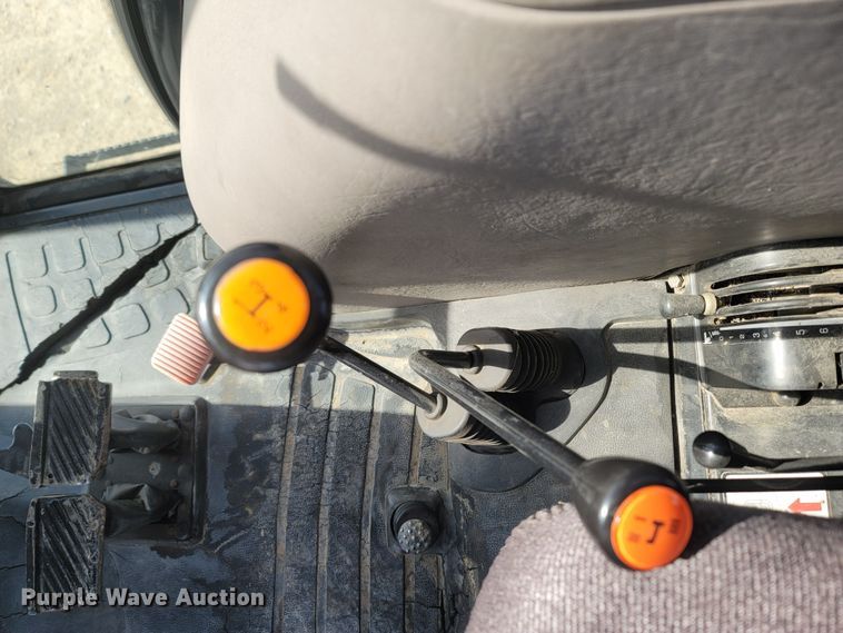 image for item MB9828 2004 Case IH JX75  tractor