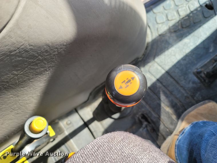 image for item MB9828 2004 Case IH JX75  tractor