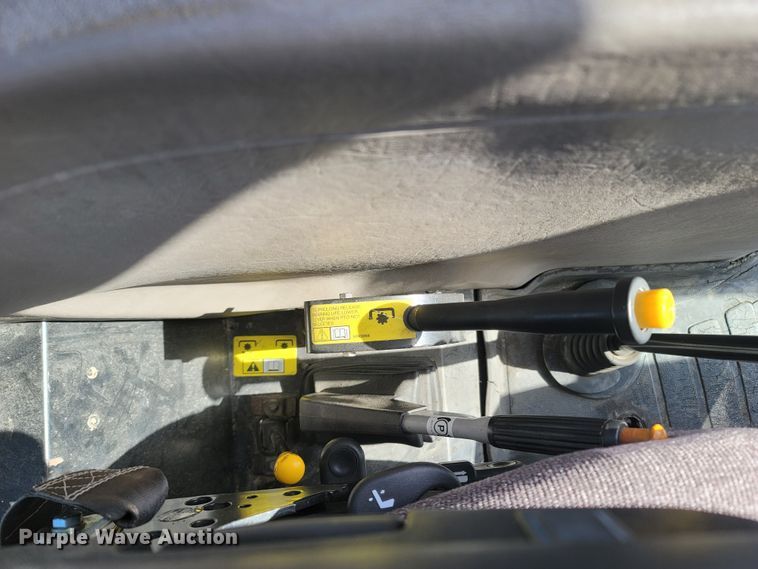 image for item MB9828 2004 Case IH JX75  tractor