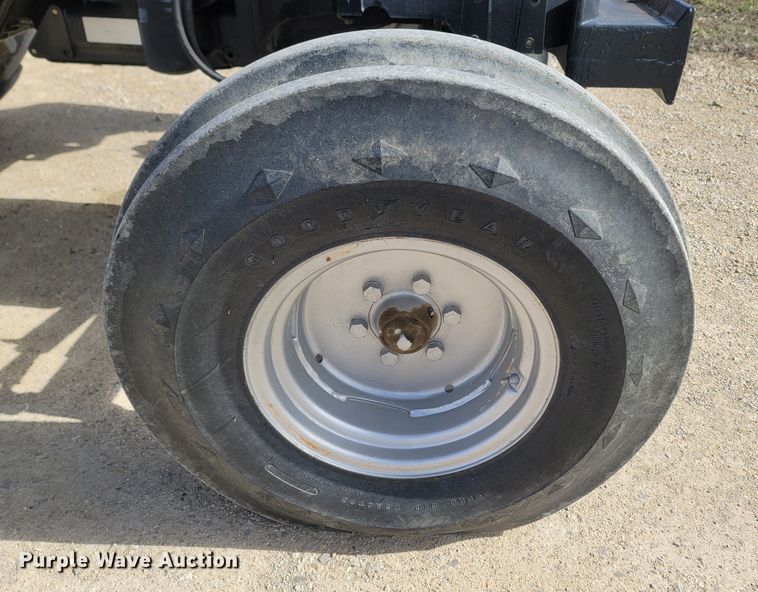 image for item MB9828 2004 Case IH JX75  tractor