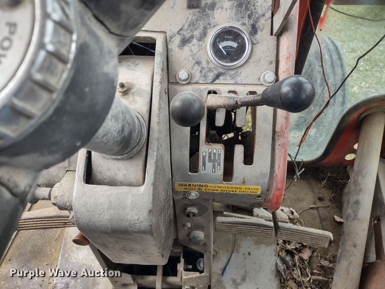 image for item MD9516 Massey Ferguson 1100  tractor