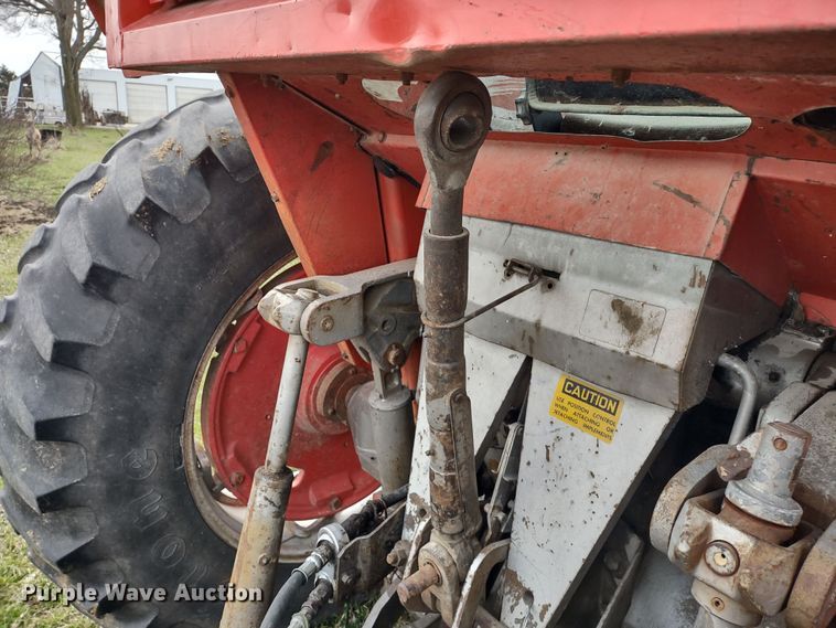 image for item MD9516 Massey Ferguson 1100  tractor