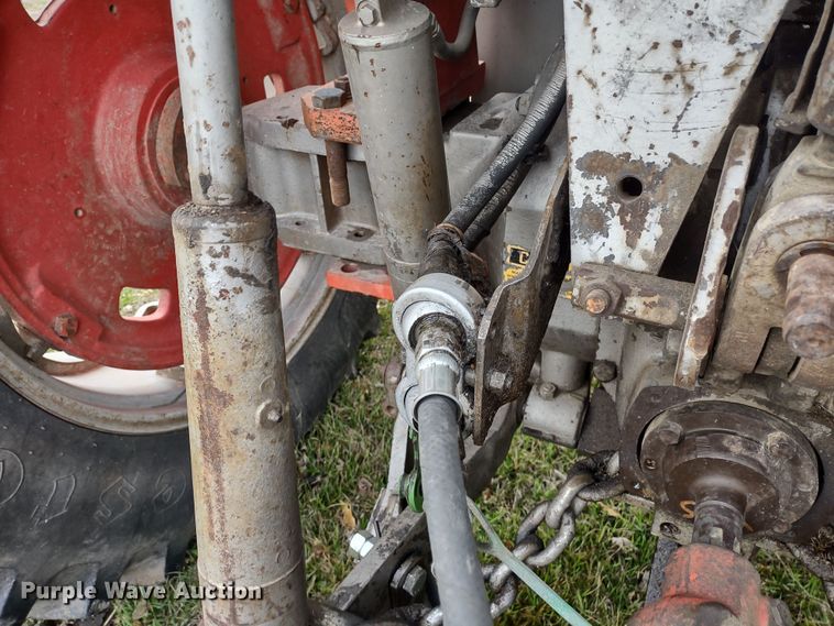 image for item MD9516 Massey Ferguson 1100  tractor