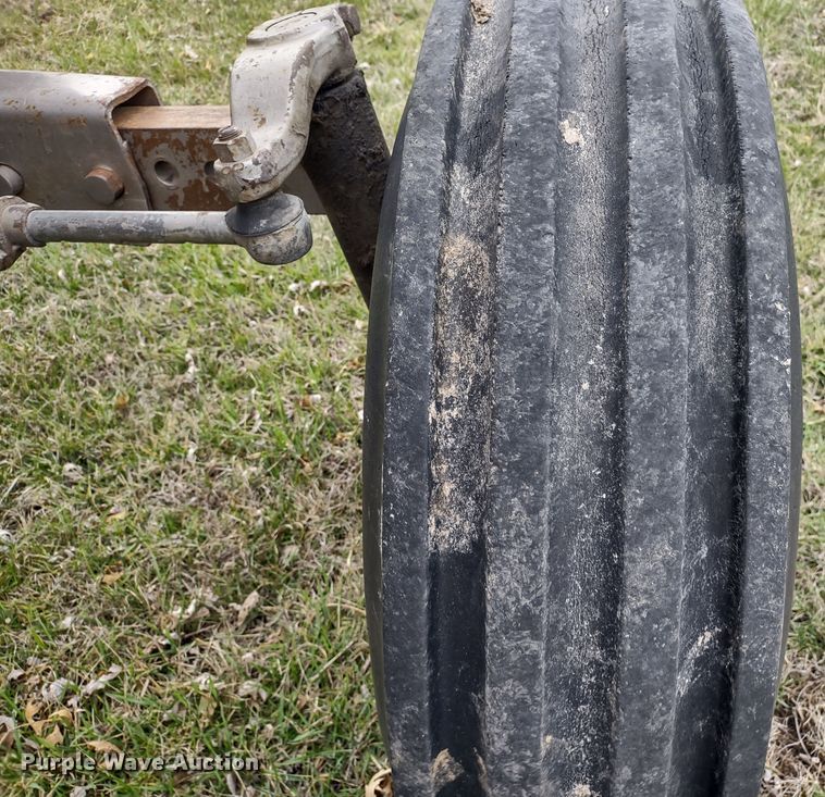 image for item MD9516 Massey Ferguson 1100  tractor