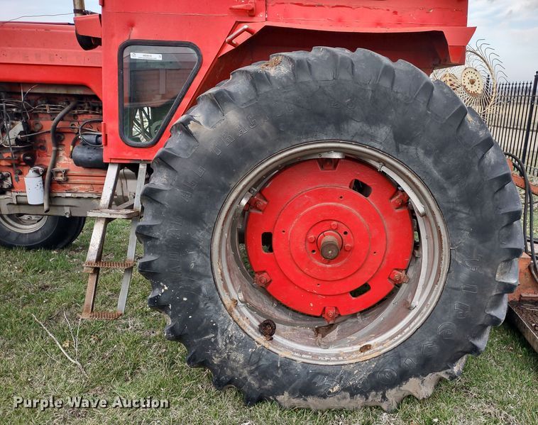 image for item MD9516 Massey Ferguson 1100  tractor