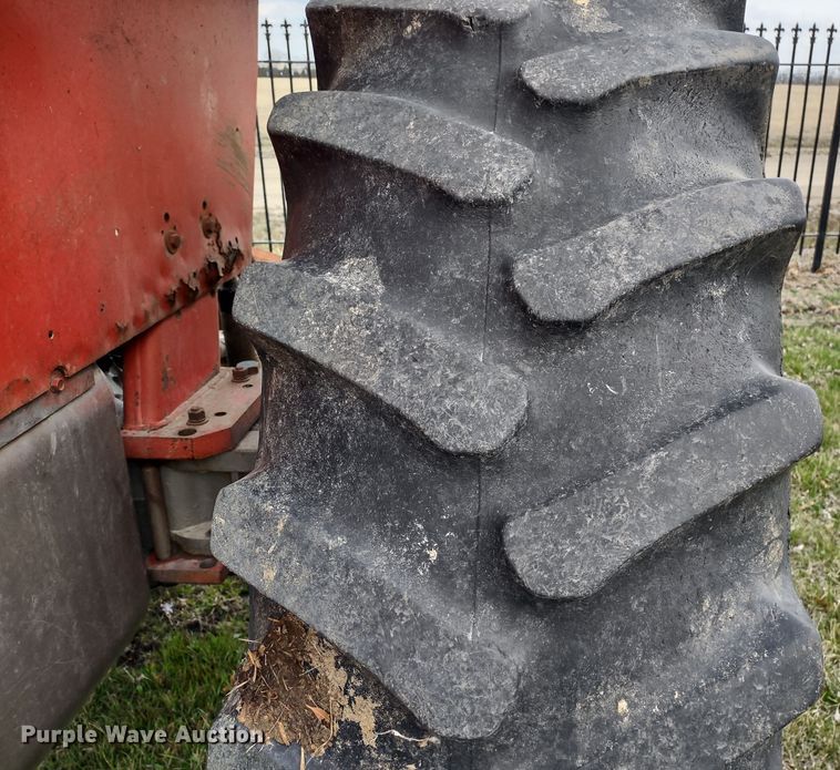 image for item MD9516 Massey Ferguson 1100  tractor