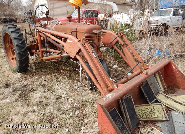 image for item MO9565 Farmall H  tractor