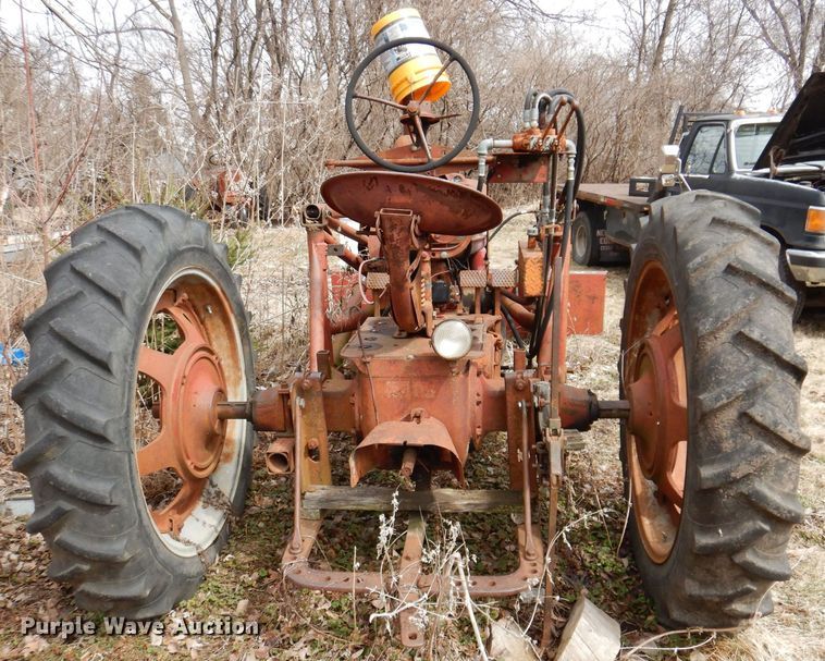 image for item MO9565 Farmall H  tractor