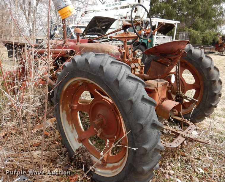 image for item MO9565 Farmall H  tractor