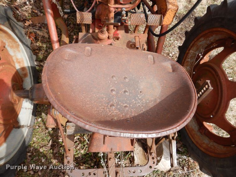 image for item MO9565 Farmall H  tractor