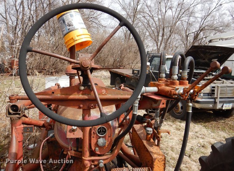 image for item MO9565 Farmall H  tractor