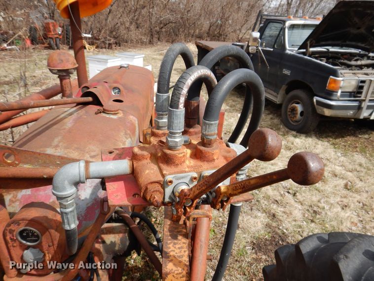 image for item MO9565 Farmall H  tractor