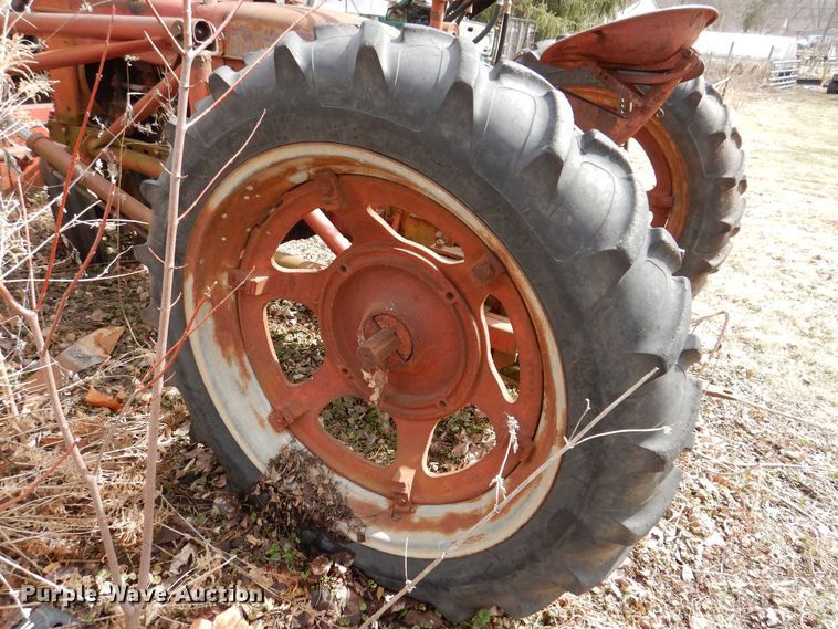 image for item MO9565 Farmall H  tractor