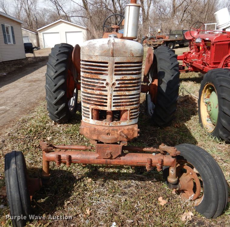 image for item MO9569 Farmall M  tractor