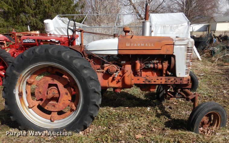 image for item MO9569 Farmall M  tractor