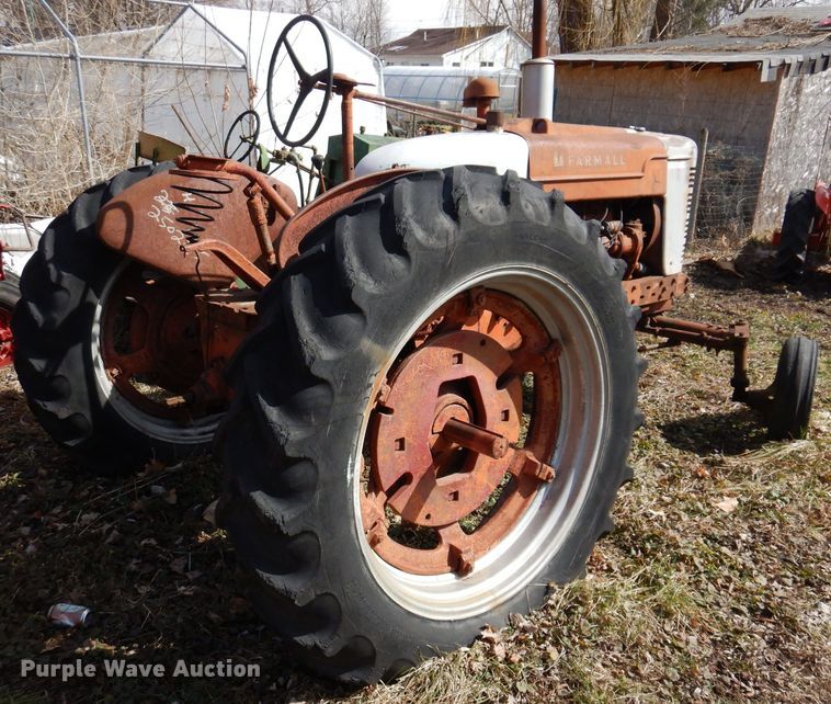 image for item MO9569 Farmall M  tractor