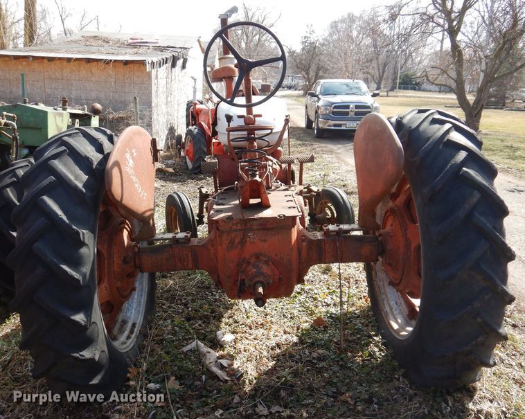 image for item MO9569 Farmall M  tractor