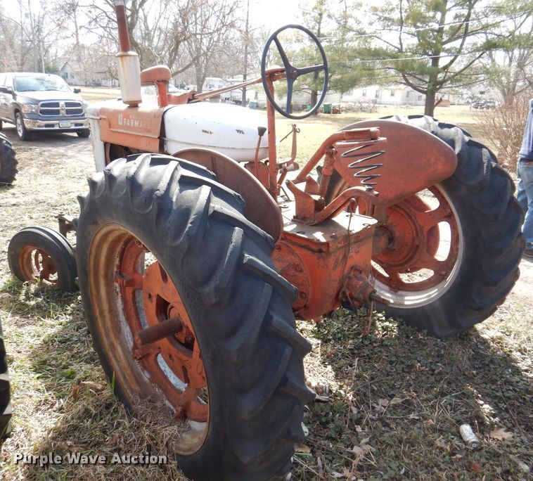 image for item MO9569 Farmall M  tractor