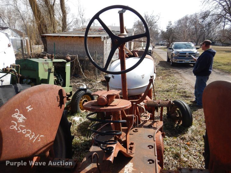 image for item MO9569 Farmall M  tractor