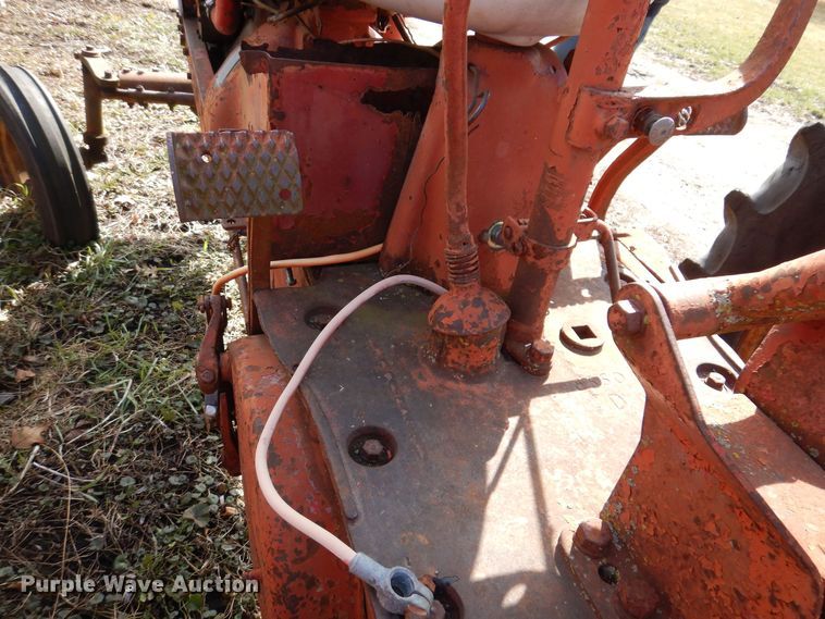 image for item MO9569 Farmall M  tractor