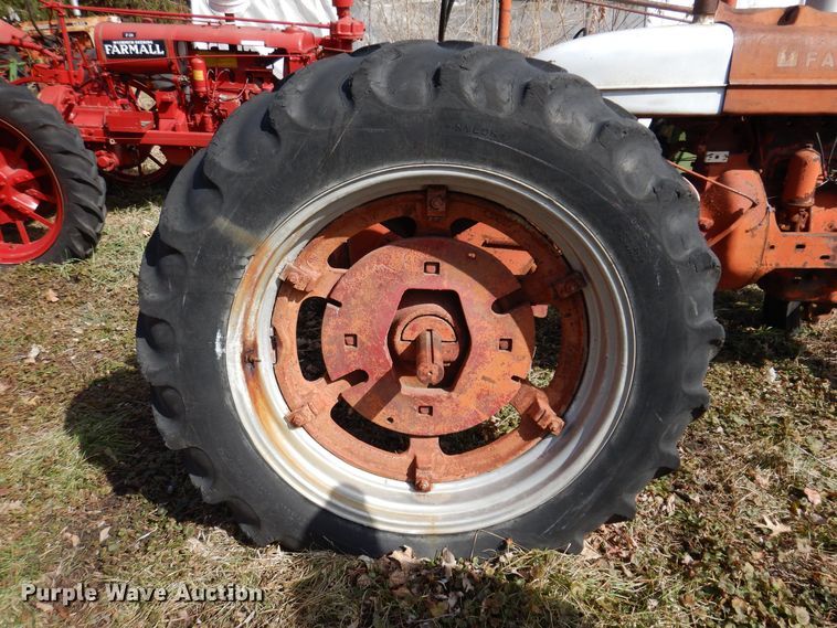 image for item MO9569 Farmall M  tractor