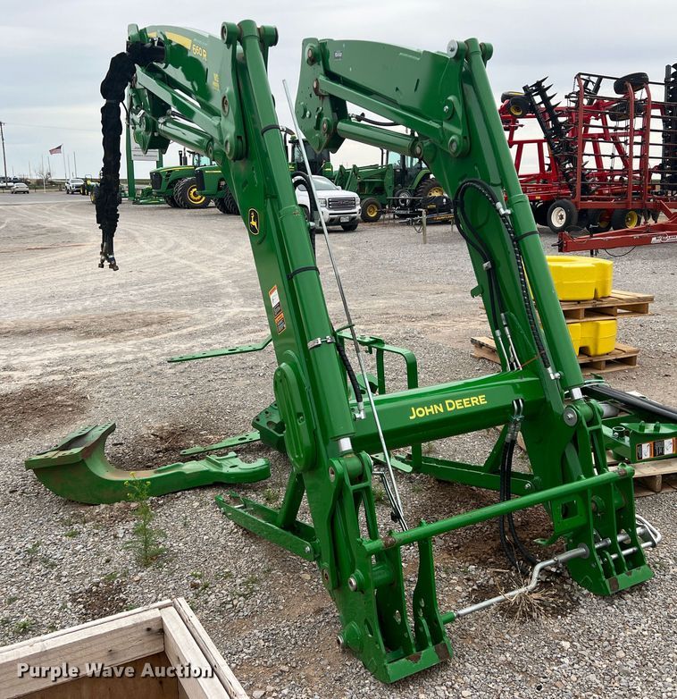 image for item MQ9863 2021 John Deere 660R  loader