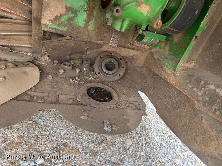 image for item MQ9864 John Deere 994  disc windrower head