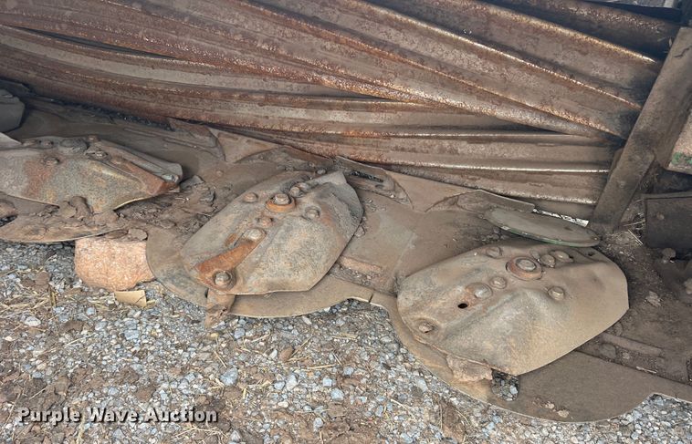 image for item MQ9864 John Deere 994  disc windrower head