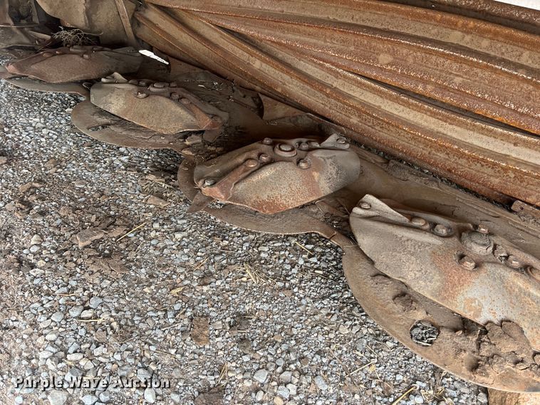 image for item MQ9864 John Deere 994  disc windrower head