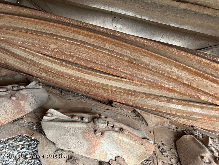 image for item MQ9864 John Deere 994  disc windrower head