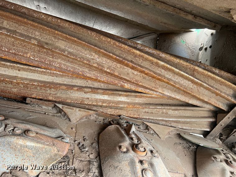 image for item MQ9864 John Deere 994  disc windrower head