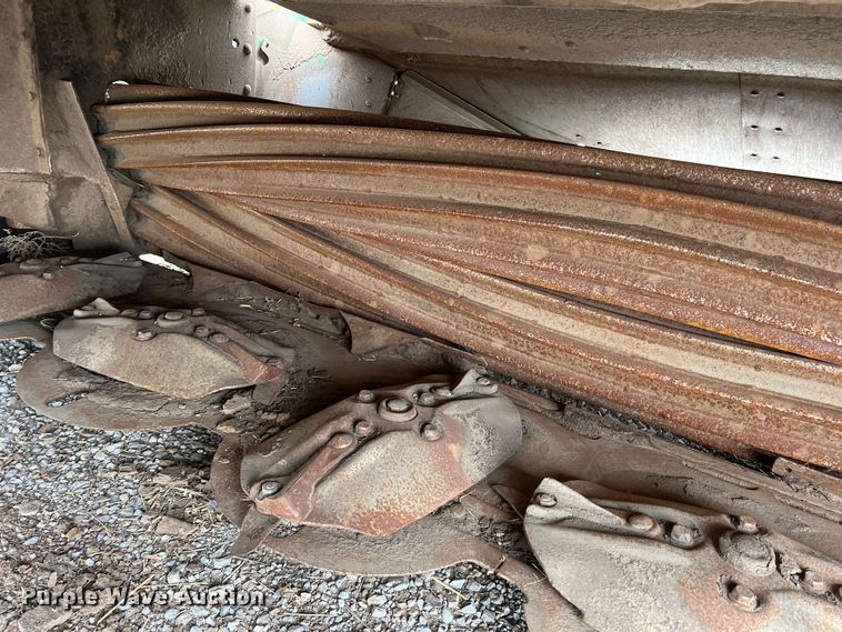 image for item MQ9864 John Deere 994  disc windrower head