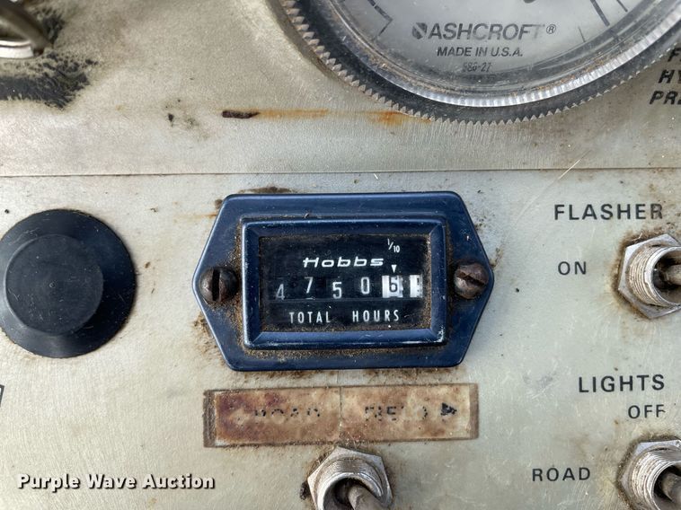 image for item MY9060 1990 Case IH 8840  swather / windrower