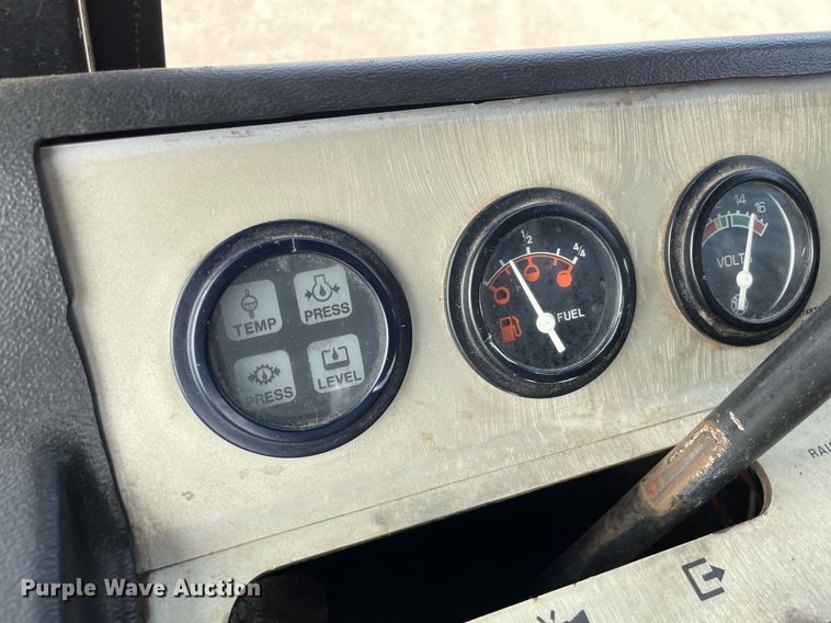 image for item MY9060 1990 Case IH 8840  swather / windrower