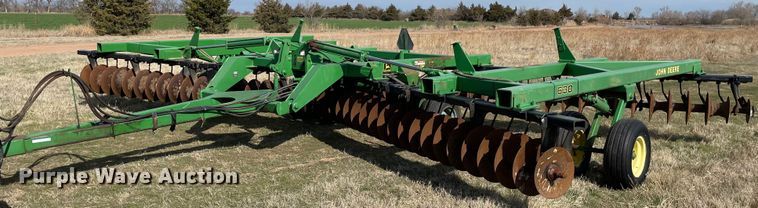 image for item MY9125 John Deere 630  tandem disk