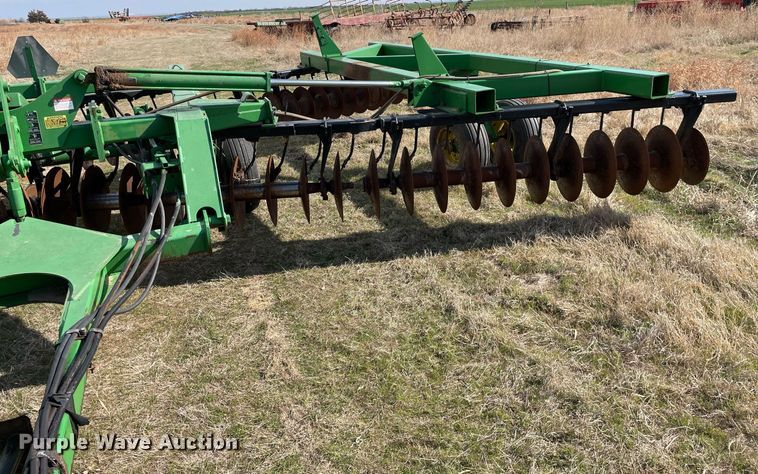 image for item MY9125 John Deere 630  tandem disk
