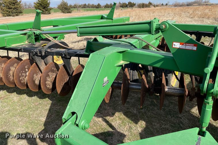 image for item MY9125 John Deere 630  tandem disk