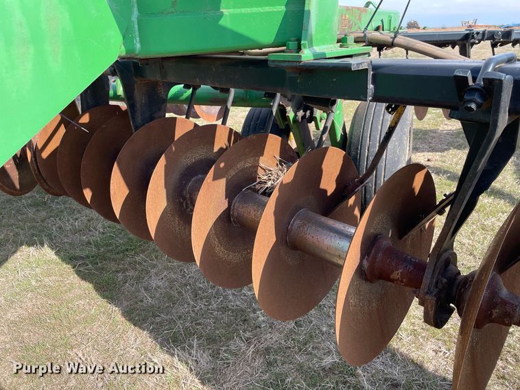 image for item MY9125 John Deere 630  tandem disk