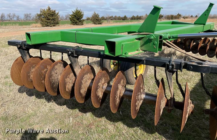 image for item MY9125 John Deere 630  tandem disk