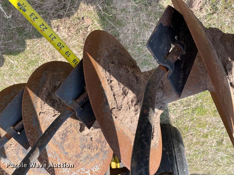 image for item MY9125 John Deere 630  tandem disk