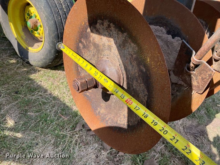 image for item MY9125 John Deere 630  tandem disk