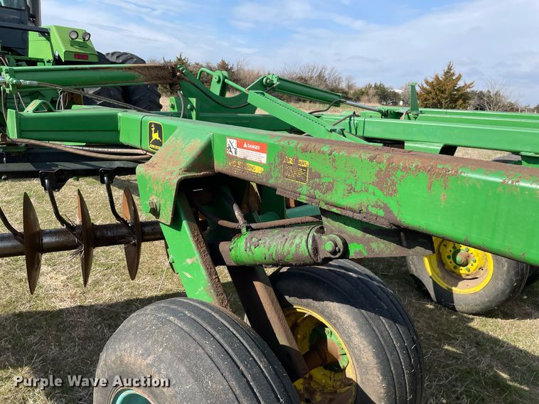 image for item MY9125 John Deere 630  tandem disk