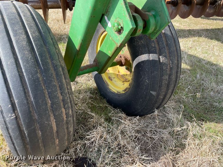 image for item MY9125 John Deere 630  tandem disk