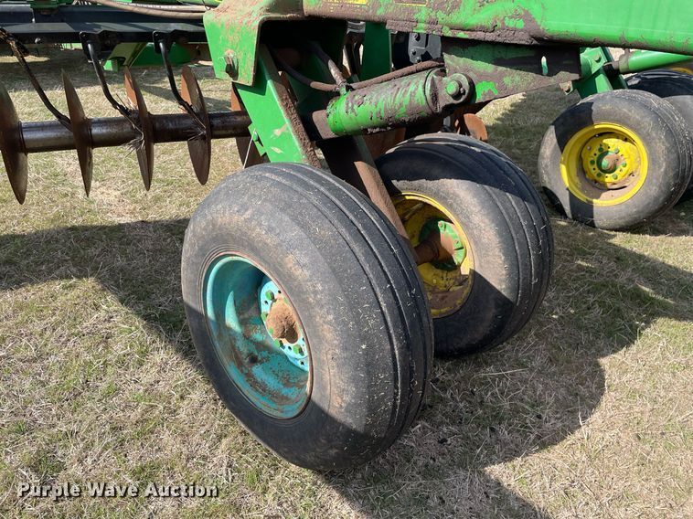 image for item MY9125 John Deere 630  tandem disk
