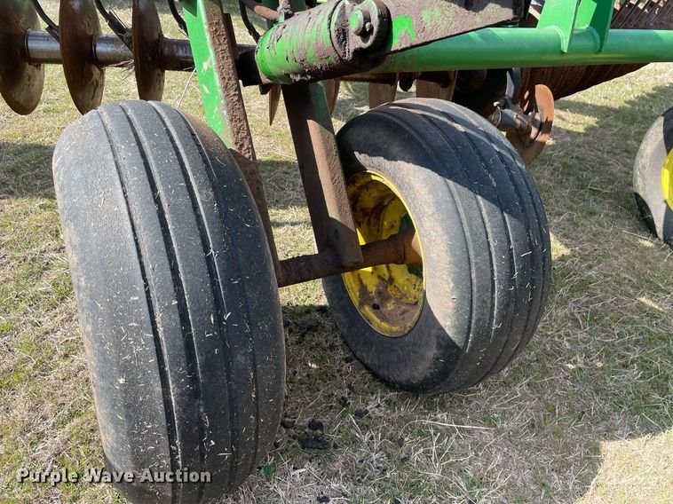 image for item MY9125 John Deere 630  tandem disk