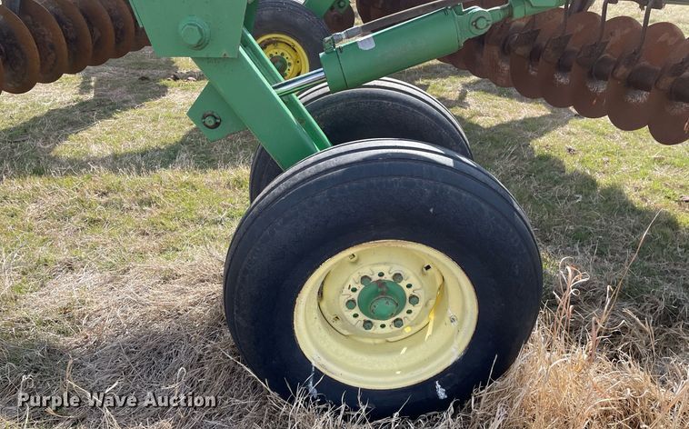 image for item MY9125 John Deere 630  tandem disk